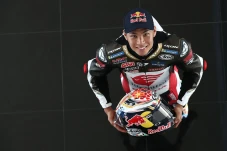 Takaaki Nakagami Percaya...