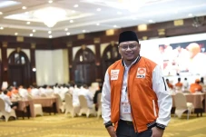 PKS: Larangan Buka Puasa...