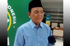 Jokowi Larang Bukber,...