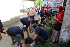 Hari Pertama Puasa,...