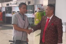 Kembalikan Dompet Hotman...