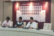 April Pekan Ketiga,...