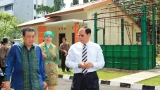 Profil H.M. Lukminto,...