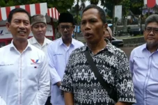 Gerobak Hilang Tersapu...