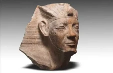 Sphinx Berkepala Firaun...