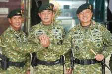 Pangkostrad Letjen Maruli...