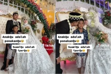 Viral! Perempuan Ini...