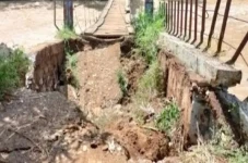 Sungai Way Arum Meluap,...
