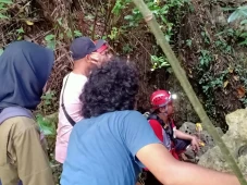 Mahasiswa UNS Terperosok...