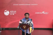 Lenis Kogoya: Masyarakat...