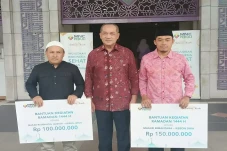 MNC Peduli Serahkan...