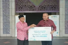 Terima Bantuan Rp150...