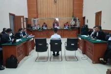 Dituntut 20 Tahun Penjara,...