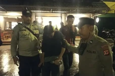Depresi Asmara, Pria...