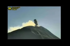 Gunung Api Lewotolok...