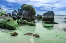 Fakta Menarik Pantai...