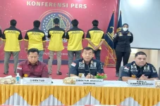 Gunakan Visa Palsu,...