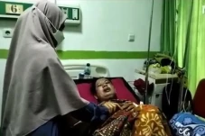 Ngeri! Janda Muda Disiram...