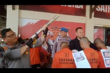 Sadis! 3 Remaja Ini...
