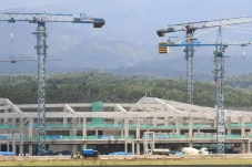 Kelola Bandara Kediri...