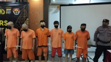 Tipu dan Peras Dosen...