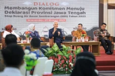 Komitmen Ganjar Bebaskan...