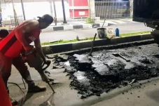 Jalan Rusak di MH Thamrin...