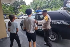 Demi Susu Anak, Janda...
