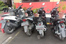 Jelang Sahur, Polisi...