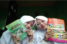 Kisah Sukses Shella...