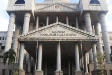 Gugat Negara, 137 Pribumi...