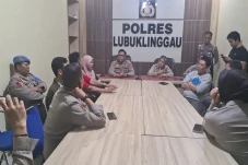 Viral! Anak Kena Tilang,...