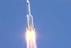 China Gunakan Parasut...