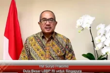 Mengamputasi Kaki Sendiri