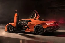 Lamborghini Revuelto...