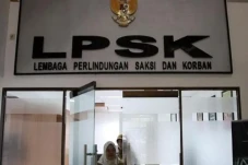 Keluarga Korban Kecelakaan...