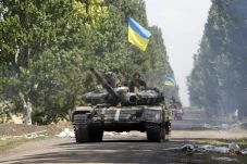 Ukraina Pesan 100 Kendaraan...