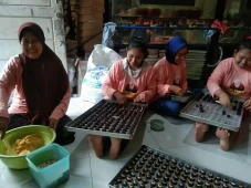 Dukung Usaha Kue Kering...