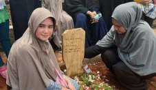 Ayah Tissa Biani Meninggal...