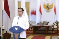 Jokowi Reshuffle Kabinet:...