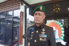 Kontak Tembak dengan...