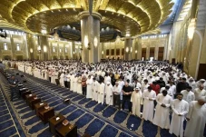 Kuwait Larang Imam Baca...