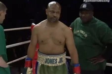 Roy Jones Jr Dipermalukan...