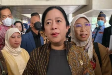 Puan Tak Tutup Kemungkinan...