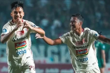 Hasil Persebaya vs Persija:...