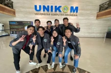 8 Mahasiswa Unikom Wakili...