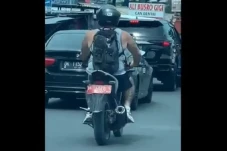 Gempar! Bule Kendarai...