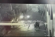 Terekam CCTV, Kawanan...