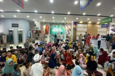 Berbagi Kebahagiaan...