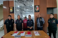 Palsukan Tanda Tangan...